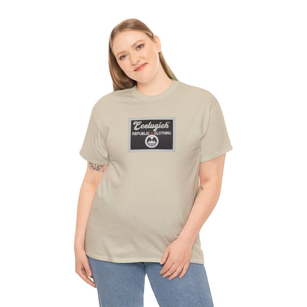 ECELUGICH  Unisex Heavy Cotton Tee